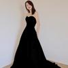 Vestido de Noiva Leve Simples Sem Alças 2026 Novo Cetim Estilo Francês com uma Cauda Pequena para Noivas, Elegante para Casamento e Fotografia de Viagem