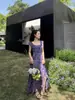 Vestido Floral Estilo Moda Francesa Digm con Dobladillo Fruncido y Diseño de Abertura, Efecto Ceñidor de Cintura y Adelgazante