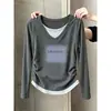 Camiseta de Algodón Puro de Manga Larga con Cuello en V, Estilo Falso Dos Piezas, para Mujer, Estilo Diseñador, Moderna, Versátil, Camiseta Base Negra, Principios de Otoño