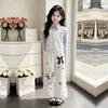 Conjunto de Dos Piezas de Moda para Niñas 2026: Sudadera de Manga Larga Estilo Universitario y Pantalones Casuales Anchos Sueltos