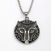 Colgante Retro de Acero Inoxidable Adecuado para Hombres y Mujeres con Cabeza de Lobo Unilateral y Texto Vikingo Collar