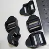 Fábrica de Dongguan suministro hebilla de plástico curva de cuatro engranajes hebilla trapezoidal hebilla de ajuste hebilla de equipaje