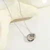 Joyería Romana de Acero de Titanio de Alta Gama con Doble Anillo, Collar, Pulsera y Pendientes Geométricos de Lujo Ligero, Conjunto de Moda para Viajes Diarios para Mujeres