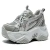 Zapatos de mujer que aumentan la altura 10 cm, zapatillas de malla nuevas y transpirables con suela gruesa para mujeres bajitas, zapatillas deportivas casuales A26026
