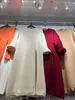 Vestido de Tricô Pulôver Gola Redonda Estilo Preguiçoso de Outono para Mulheres com Efeito Emagrecedor Solto Comprimento no Joelho Comprimento Médio Fenda Lateral Suéter