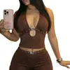 Top Corto de Tirante Halter para Mujer Spicy Girl con Hebilla de Remache Metálico Calado Escote en V Profundo Espalda Descubierta Color Sólido Chaleco Venta al por Mayor