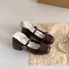 Zapatos de tacón grueso blancos poco profundos de estilo francés retro a la moda para mujer, nuevos zapatos Mary Jane de tacón alto JK de verano 2026