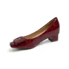 Zapatos de tacón alto para mujer, 6 cm de altura, hebilla cuadrada lacada, tacón grueso, 2026, nuevo estilo francés, puntera cuadrada, slip-on, escotados