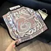 Bufanda Cuadrada Fina Estilo Coreano de Castaña para Mujer, Protección del Cuello, Bufanda Decorativa, Bufanda para Madre, Bufanda Cuadrada de Imitación de Seda, Venta al por Mayor