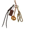 Llavero Colgante Retro Creativo Alcalino para Pan Serie Miu Encanto de Chocolate Accesorio de Cuerda Tejida Decoración de Bolso Regalo