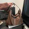 Bolsa de Grande Capacidade para Mulheres 2025 Nova Inverno Bolsa de Ombro de Luxo Bolsa Transversal Retrô Bolsa Tote Elegante Versátil