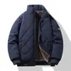 Jaqueta Masculina Espessa com Forro de Fleece Casual Outono/Inverno 2026 para Meia-Idade e Idosos, Gola Alta, à Prova de Vento, Impermeável, Parka Quente para Pai