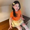 Conjunto de Verano 2026 para Niñas Estilo Coreano: Top Naranja de Punto Retorcido con Bolsillo y Manga Corta y Falda Amarilla de Malla para Bebés