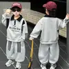 Conjunto Rayado de Primavera y Otoño para Niños, Conjunto Deportivo Elegante de Dos Piezas Estilo Coreano para Niños, Ropa para Bebés para Exportación