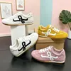 Sapatos Femininos em Várias Cores e Tamanhos, Sapatos Casuais Forrest Gump, Novos Sapatos Esportivos Casuais Versáteis de Verão, Atacado Direto do Fabricante