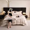 Lujo Ligero Gama Alta 100 Algodón de Fibra Larga Juego de Cama de Cuatro Piezas Funda Nórdica Bordada de Gama Alta Sábana Bajera 100% Algodón Sábana Plana Ropa de Cama