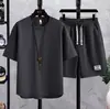 Novo conjunto esportivo casual para homens, novo conjunto de duas peças para o verão com camiseta de manga curta solta de seda gelada e shorts masculinos