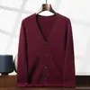 Suéter de cachemira con cuello en V para hombre, estilo urbano simple, adecuado para papás, se usa como prenda exterior, suéter de punto cálido, cárdigan ligero de cachemira de lujo