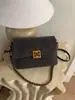 Bolso de Hombro Cruzado Versátil de Moda Tendencia Otoño e Invierno 2025 Bolso de Mano con Cadena Diseño de Nicho de Gama Alta