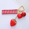 Lindo Llavero de Corazón Girly con Fresa Llavero Personalizado para Coche Popular Femenino Creativo Colgante Pequeño para Bolso Joyería Colgante