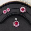 Suministro en Vivo Lujo Diamante Completo Corindón Rojo Colgante de Collar para Mujer Anillo de Cristal Azul Corte Radion Pendientes de Diamante de Alto Carbono