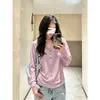 Camiseta de manga larga, ajustada, de color albaricoque para mujer, adecuada para primavera y otoño, con cuello medio abierto, estilo Henley, corte holgado que disimula el cuerpo y crea un efecto adelgazante, diseño moderno