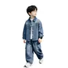 Conjunto de Roupa de Outono para Meninos 2026 Novo Moda Estilo Coreano Jeans Manga Longa Conjunto de Três Peças para Meninos Jovens na Primavera e Outono