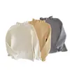 Novos estilos de outono e inverno: suéteres doces com acabamento em renda para meninas, peças básicas para bebês, blusas de tricô de manga comprida em cores de doce