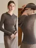 Qiaomi STUDIO Yangtzé Lã Fina Máquina Importada Sem Costura Integrado Gola Alta Meia Camada de Base Top Feminino