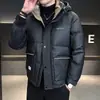 Jaqueta de Penas Nova Inverno 2024 Masculina com Capuz Curta Atacado Bonita Quente Solta Casual Moda Jaqueta Masculina