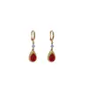 Pendientes de Durian con Incrustaciones de Diamantes Rojos de Lujo Ligero y Gama Alta para Mujer, Diseño de Nicho, Elegantes, Retro, Elegantes, Hebillas de Oreja Versátiles, Gotas de Agua