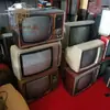 7080 muebles viejos electrodomésticos juegos de té revistas sofás escritorios televisores grabadoras decoraciones nostálgicas retro armarios