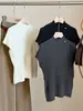Camiseta de tricô feminina estilo coreano com gola alta texturizada de fio de prata e manga curta, para o início do outono, slim fit canelada, top base para reduzir a idade