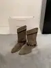 Botas femininas, nova coleção de outono 2026, com fivela de cinto, design versátil, bico quadrado, salto grosso, estilo retrô e um toque da estética "Mellard", botinhas estilo country