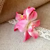 Grampo de Cabelo com Flor de Tecido com um Toque Super Fada, Atmosfera Suave e Elegante, Acessório de Cabelo Requintado e Luxuoso