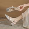 33513 Sapatos Chineses da Moda Mary Jane Cabeça Quadrada Grande Costas Vazias Salto Grosso Sapatos Versáteis Confortáveis 2024 Novo Feminino