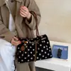 Bolso tote grande de lunares único estilo coreano, nuevo bolso de hombro de alta costura de nicho para el otoño de 2026