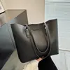 Bolsas Bolsa Tote Transfronteiriça Feminina Primavera Nova Moda Retro Bolsa de Ombro Elegante para o Trabalho Versátil Bolsa de Mão