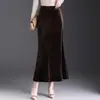Elegante saia bodycon sereia para mulheres, novo estilo outono e inverno 2026, cintura alta, caimento justo, modeladora, saia de veludo de comprimento médio