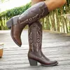 Botas de Caballero Cruzadas de Media Caña 2026 Tallas Grandes Botas de Comercio Exterior Botas Largas para Mujer Botas Vaqueras Occidentales Bordadas de Tacón Medio Europeas y Americanas