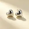 Pendientes de Corazón para Mujer, Mismo Estilo que las Blogueras Coreanas, Diseño de Nicho, Pendientes Elegantes, Versátiles y Exquisitos, Pendientes de Corazón de Melocotón con Superficie Lisa