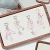 Dulce, Lindo, Moderno y Versátil Peine de Mariposa Cruz Corazón Estrella Perla Artificial Diamantes de Imitación Llavero de Fresa