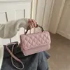 Bolso Pequeño Simple de Otoño para Mujer 2026 Elegante Bolso de Mano Repujado Retro Bolso Cruzado de Hombro Único con Patrón de Diamantes de Moda para Mujer