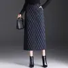 Elegante falda midi de cuadros con abertura, diseñada para acentuar las caderas, nueva colección otoño 2026 para mujer, de cintura alta, elegante y de corte recto
