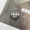 Nuevos Accesorios de Corazón Cruzado Joyería Personalizada Estilo Oscuro Parche de Aleación Hecho a Mano Accesorios para el Cabello Flores para Zapatos Materiales DIY