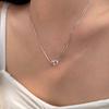 Collar Doble Capa con Colgante Geométrico Minimalista Entrelazado para Mujer, Cadena para Clavícula Exquisita Versátil de Lujo Ligero, Choker de Instagram