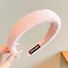 2026 Nuevo Estilo Diadema de Mujer Plisada de Ala Ancha Sensación de Alta Gama Cubre la Parte Superior del Cráneo Hace que la Cara se Vea Más Pequeña Cubre la Raya del Cabello Pinza para el Cabello Accesorio para el Cabello