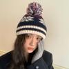 Fairisland Wind ~ Gorro de punto de lana cálido con protección para los oídos, estilo retro, de moda, con protección para los oídos, estilo Lei Feng, jacquard, para otoño e invierno.