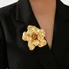 Broche de Flor Elegante Estilo Europeu e Americano Transfronteiriço para Mulheres, Broche Floral Doce e Gentil Nicho Retrô Francês