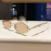 Nuevas gafas de sol de medio marco con patrón de diamante de metal estilo europeo y americano, gafas de sol para mujer con adornos de perlas, gafas de sol elegantes para ventas transfronterizas